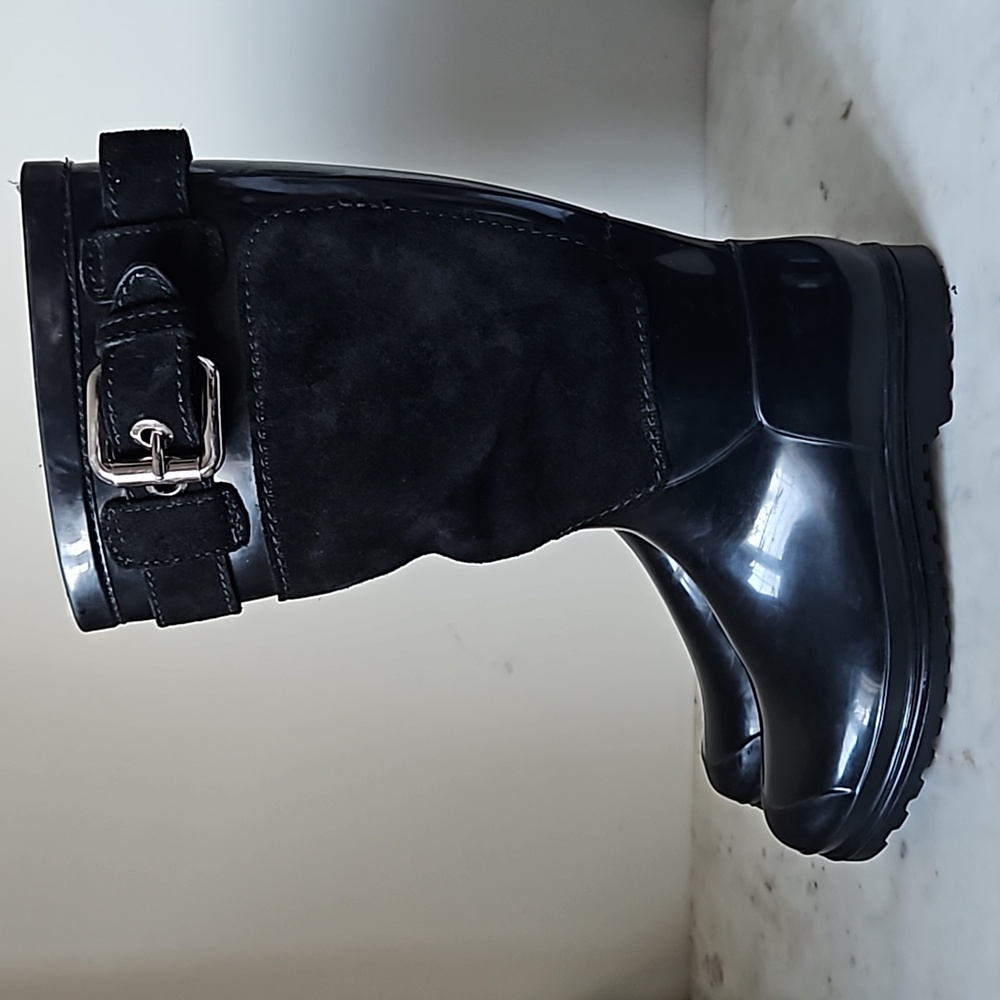 D and G: luxe rubber mid calf suede logo rain boots